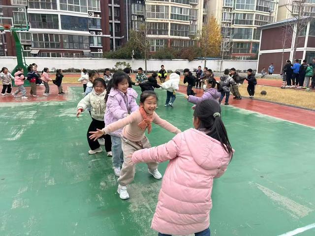 雷竞技raybet入口郑州管城区外国语牧歌小学：以特色体育课程绘牧歌教育华章(图3)