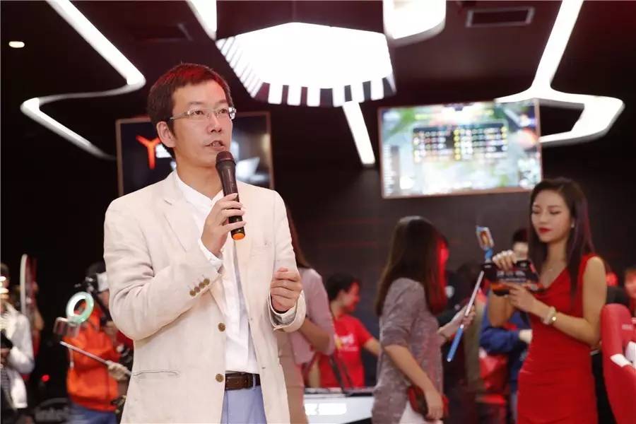 最强电竞乐园落户上海终极游戏体验治愈玩家们蓝瘦香菇的雷竞技raybet心(图6)