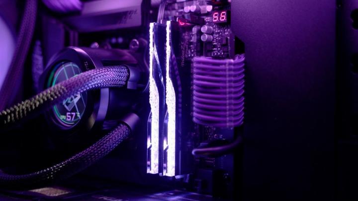 硬核性能技嘉AORUS为PCL赛事解说RASH悲喜定制电竞MOD主机雷竞技raybet入口(图6)